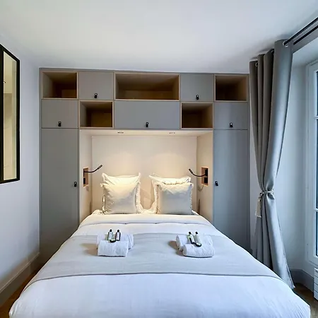 1572c Luxembourg Garden Luxurious Haven * Paris