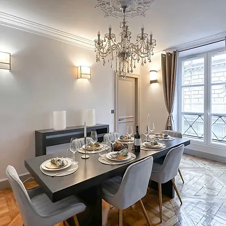 Daire 1572c Luxembourg Garden Luxurious Haven